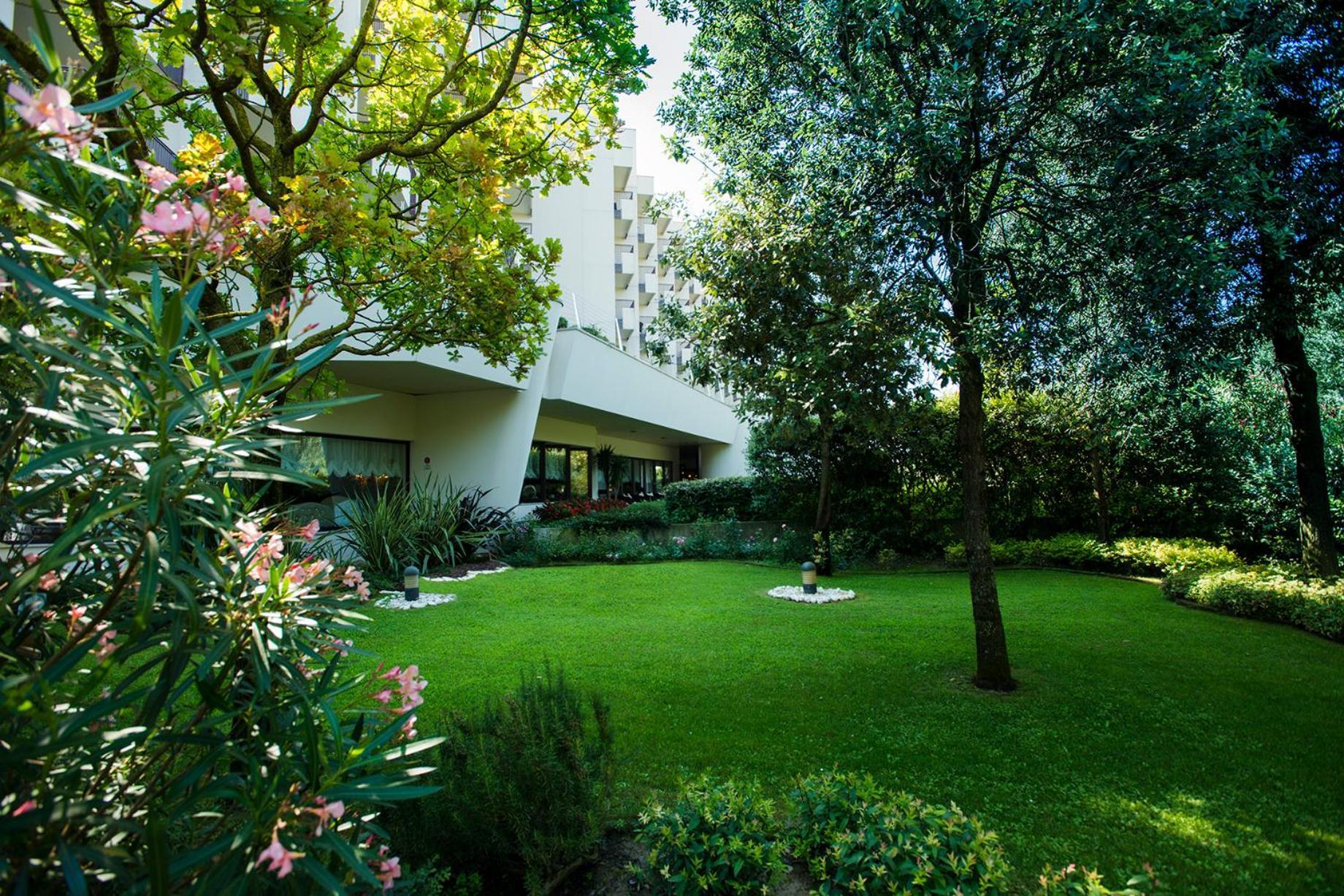 Savoy Beach Hotel & Thermal Spa Бібіоне Екстер'єр фото Villa E-1027