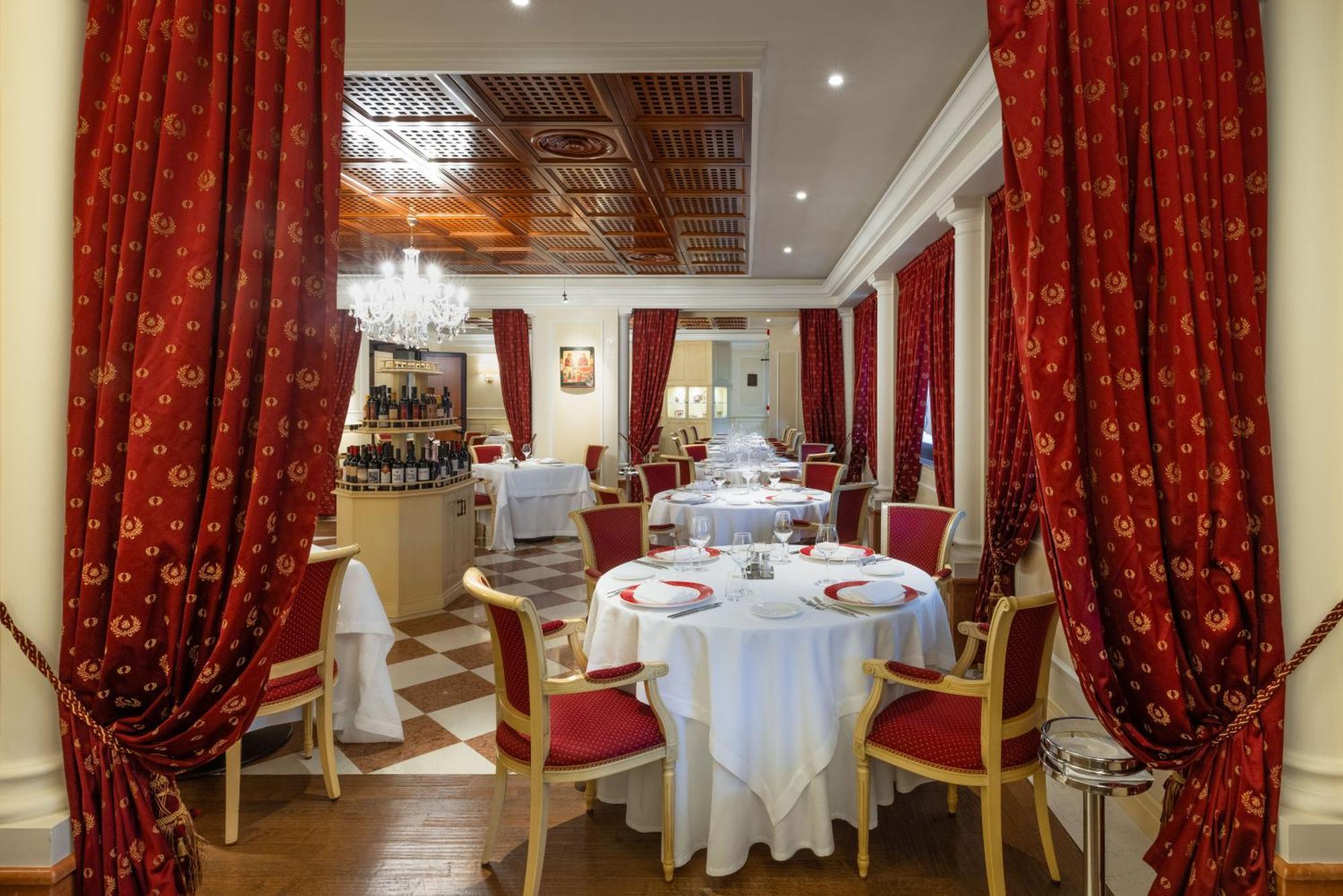 Savoy Beach Hotel & Thermal Spa Бібіоне Екстер'єр фото Restaurant in the hotel