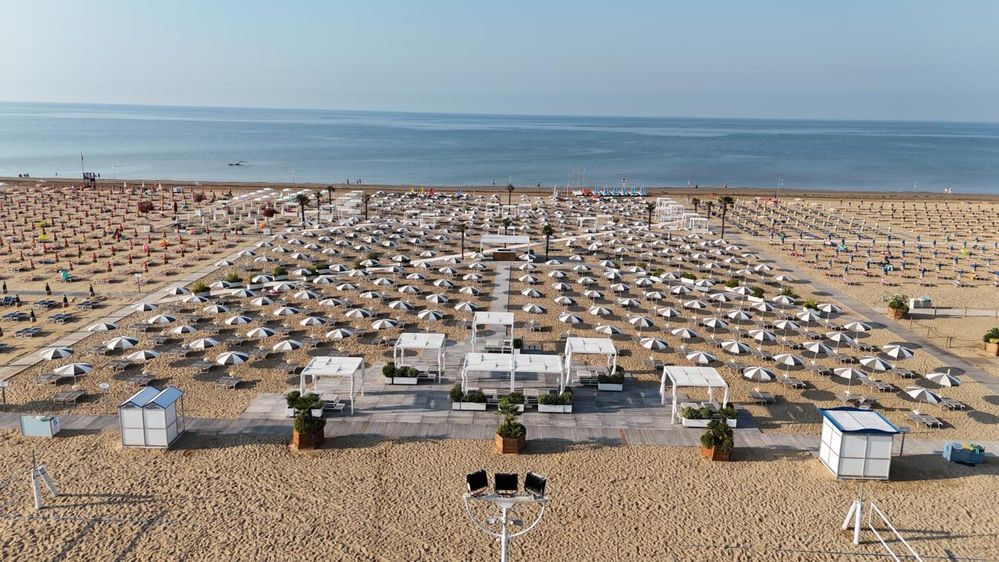 Savoy Beach Hotel & Thermal Spa Бібіоне Екстер'єр фото The beach of El Toro